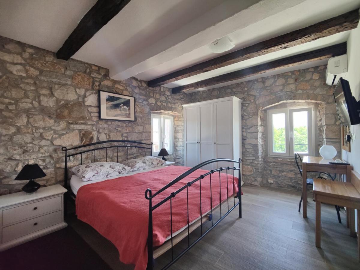 Boutique Hotel Castello Gulich โปเรช ภายนอก รูปภาพ